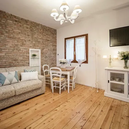 Accademia Al Colle Apartment